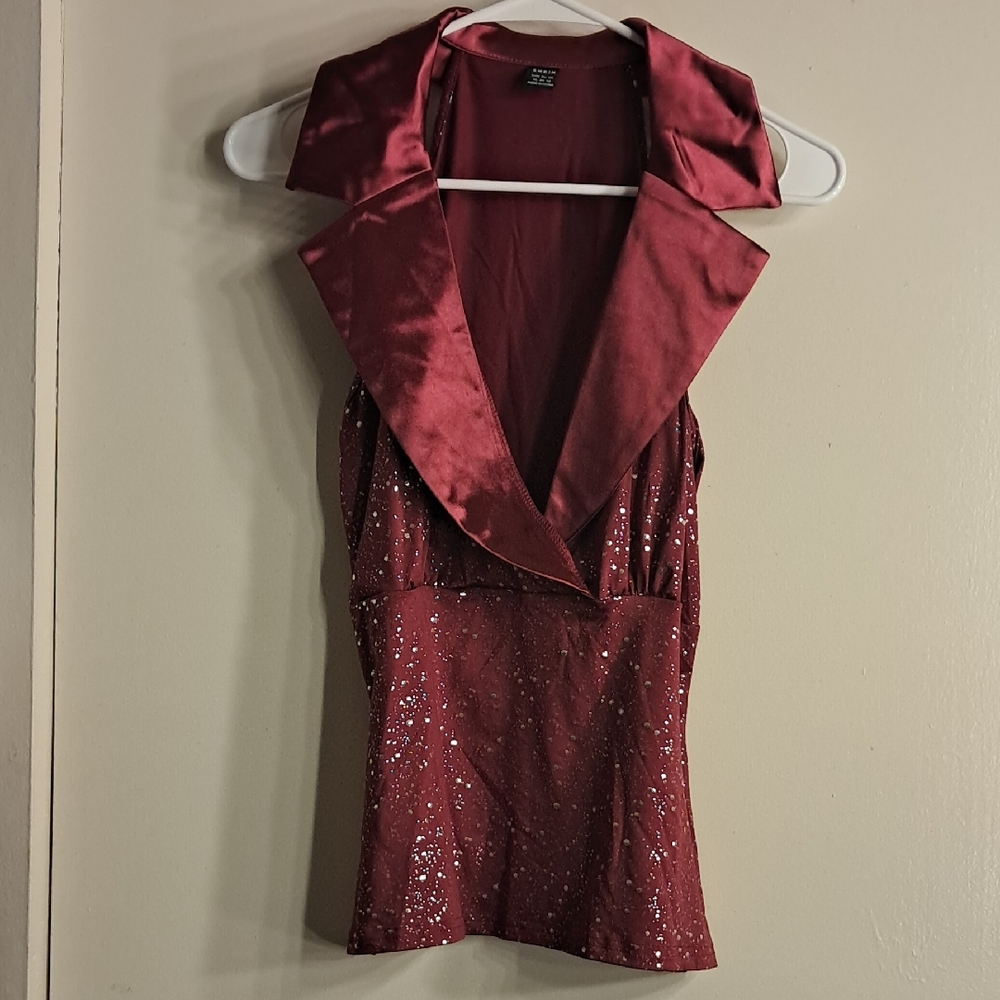 Elegant Burgundy Sleeveless Top with Sparkle